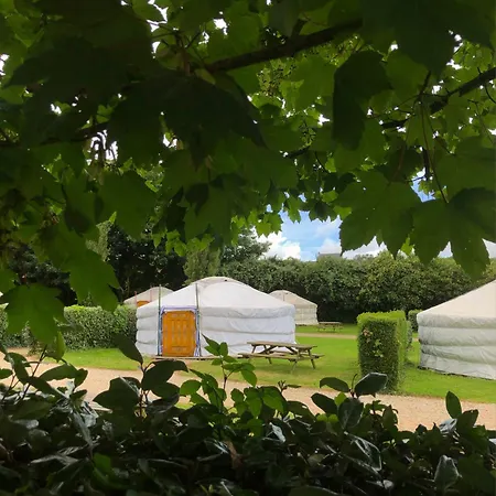 Camping Et Yourtes 2*