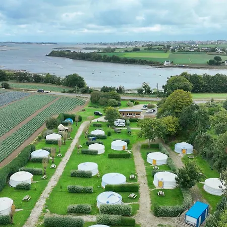 Et Yourtes Camping 2*