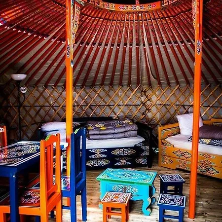 Et Yourtes Camping 2*